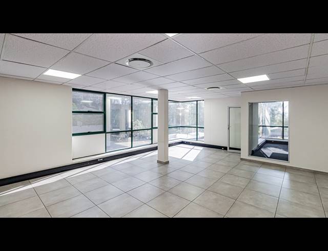 633M² OFFICE TO LET IN FERNDALE